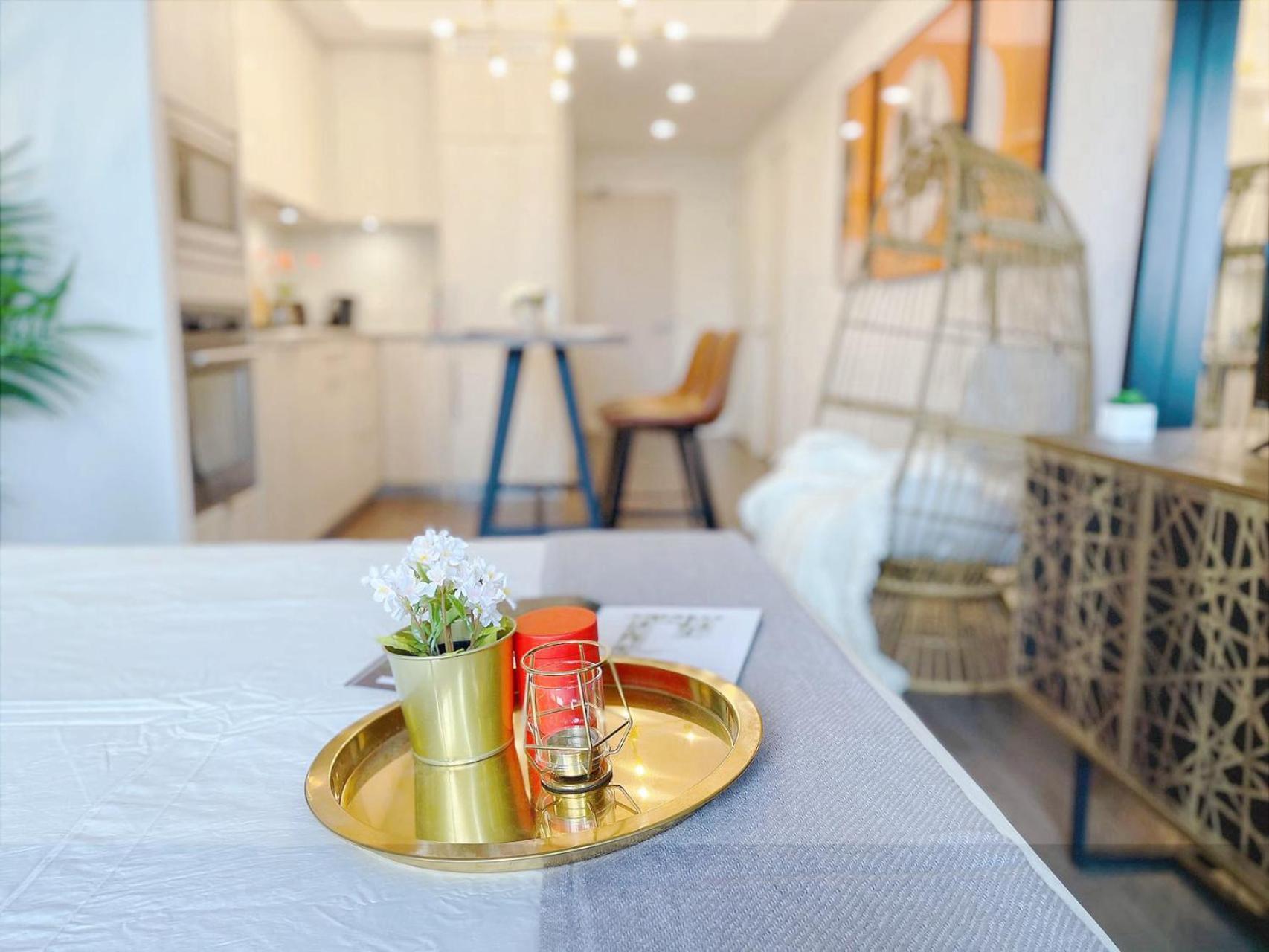 Deluxe In Downtown With Amazing View * Toronto